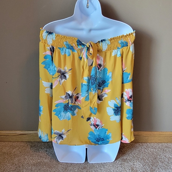 Charming Charlie Off The Shoulder Floral Blouse Size Medium - Picture 2 of 14